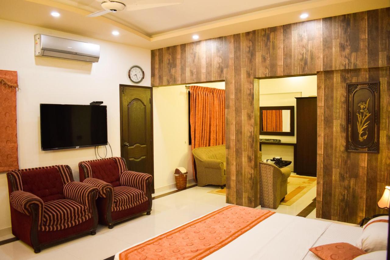 Royal Inn Hotel Karachi Exterior foto
